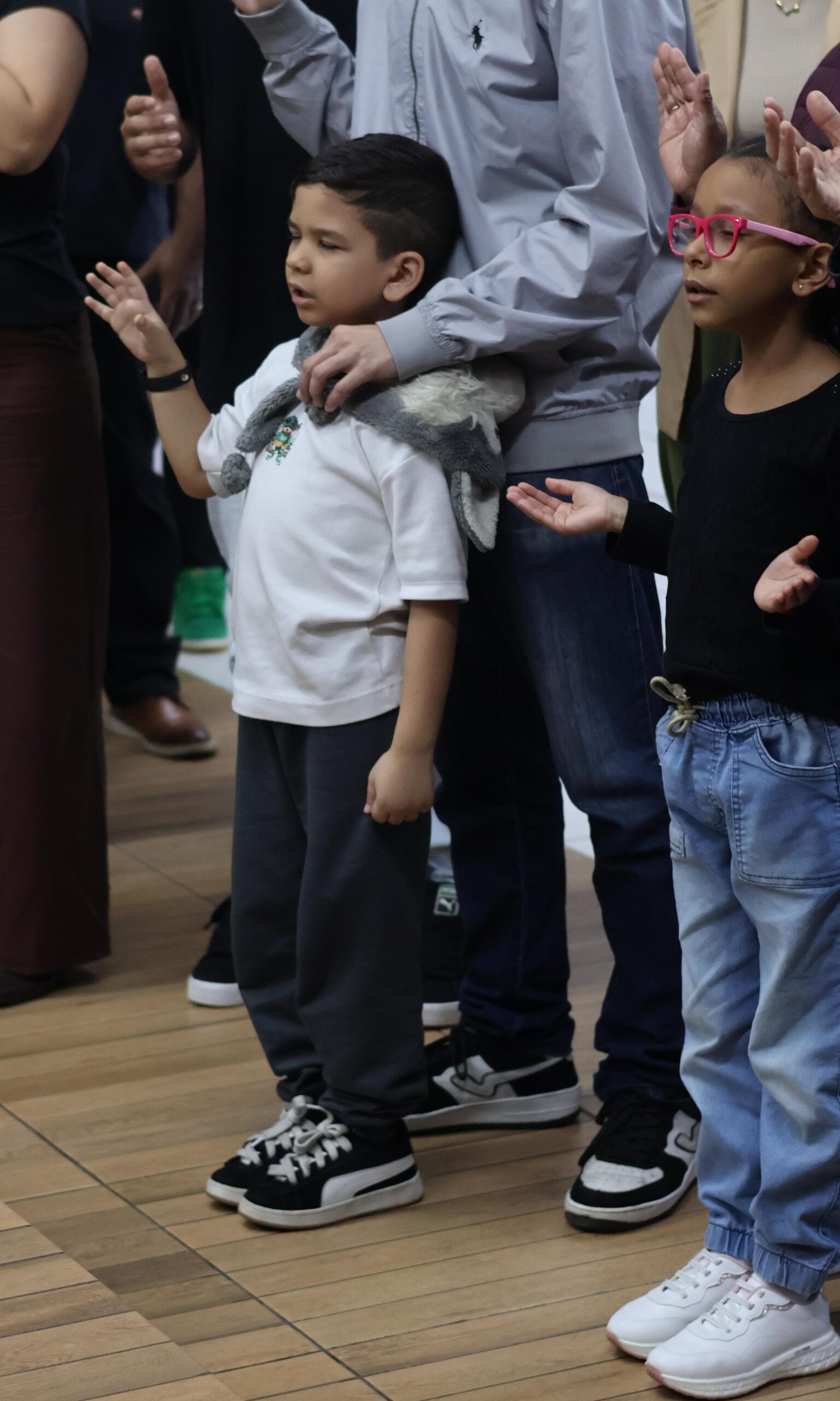 Momento de culto na Igreja Cristã Peniel